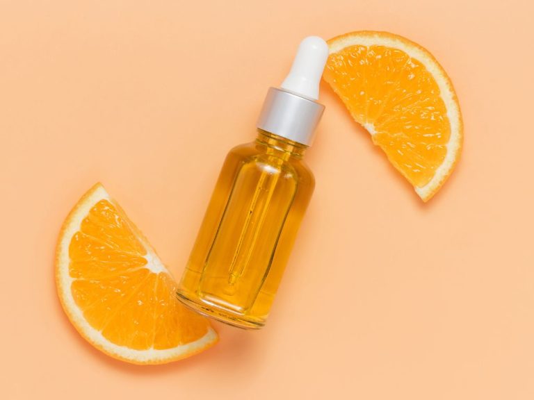 Hidratantes com vitamina C que mulheres de 40 anos